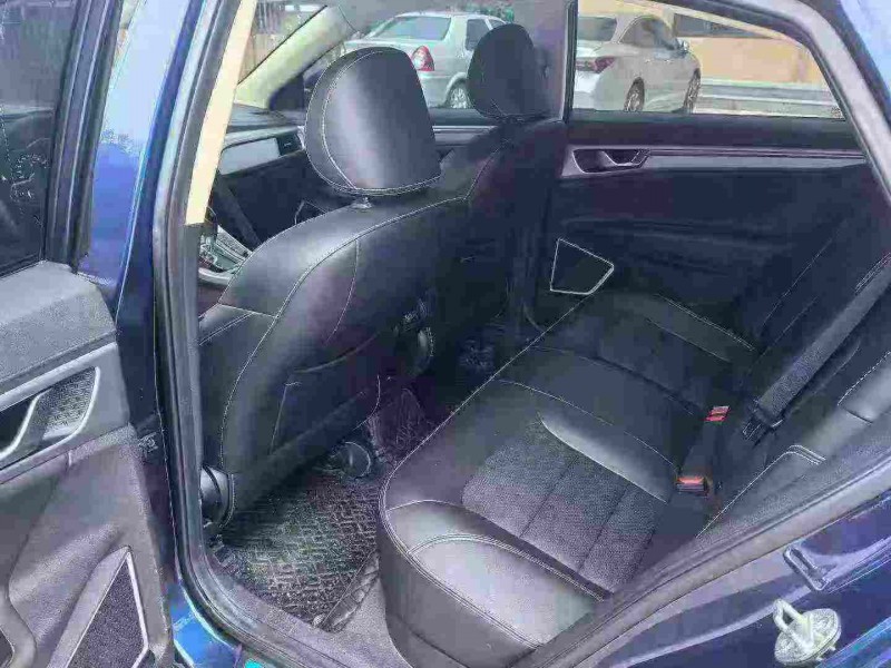 青岛19年吉利帝豪6