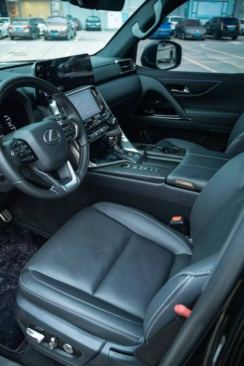 广州25年雷克萨斯LX7