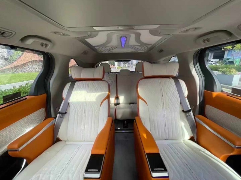 深圳23年丰田塞纳6