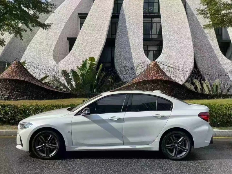 深圳24年宝马1系8