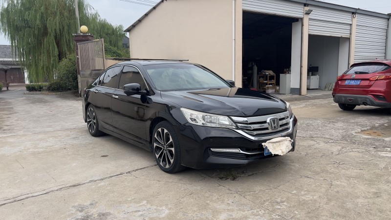 湖州14年本田雅阁3