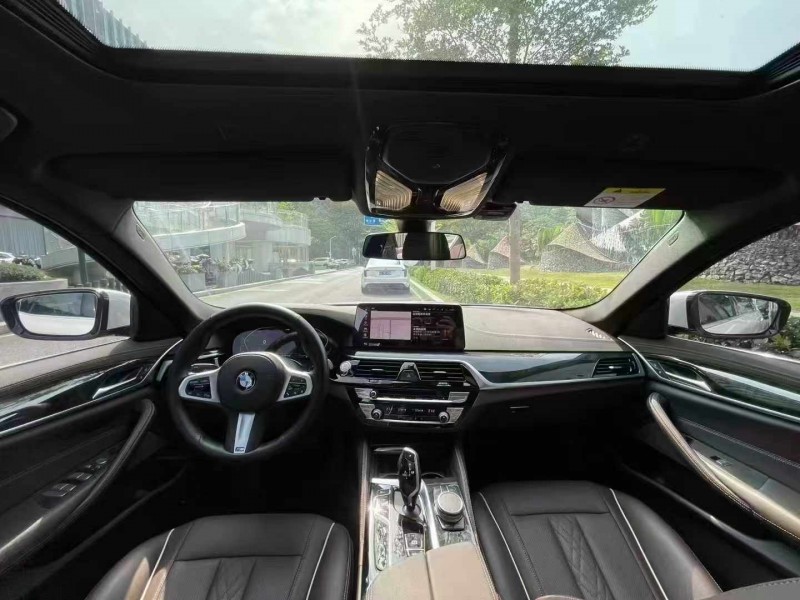 深圳21年宝马5系4