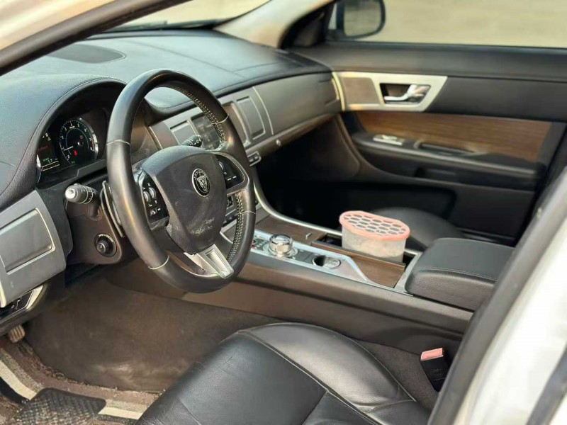 青岛15年捷豹XF4