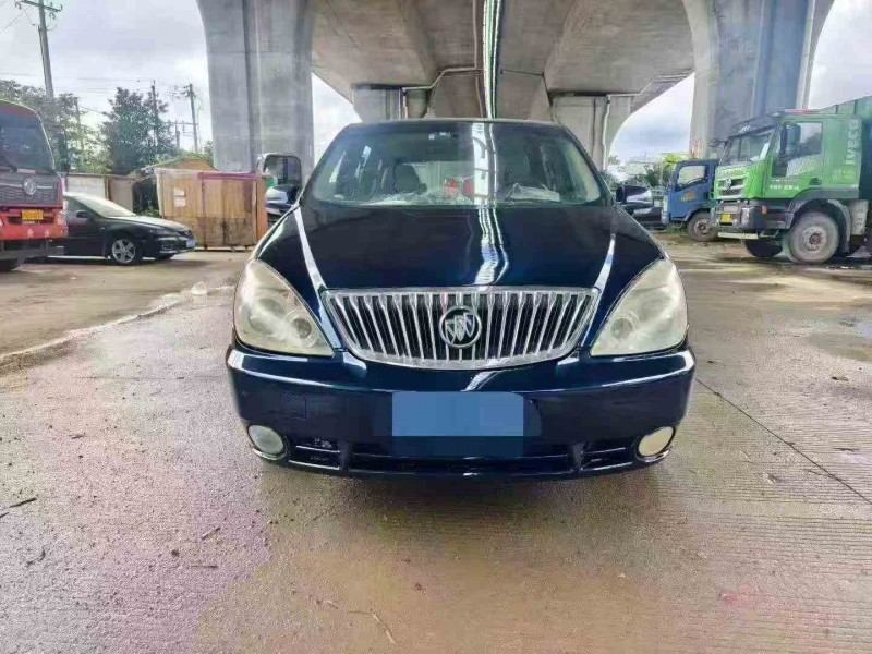 金华15年别克GL81