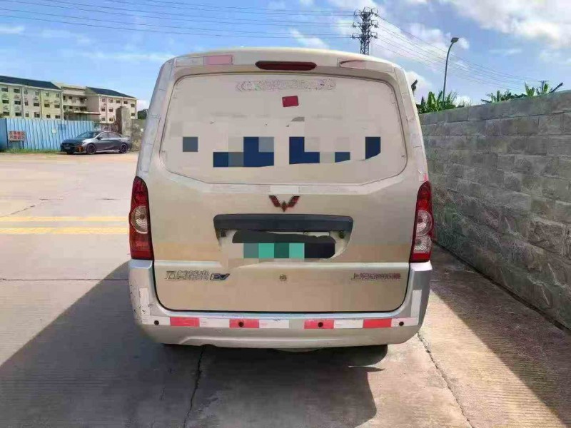 深圳23年五菱汽车荣光8