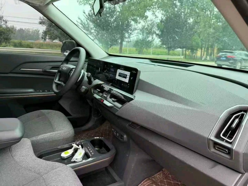 菏泽24年起亚EV57