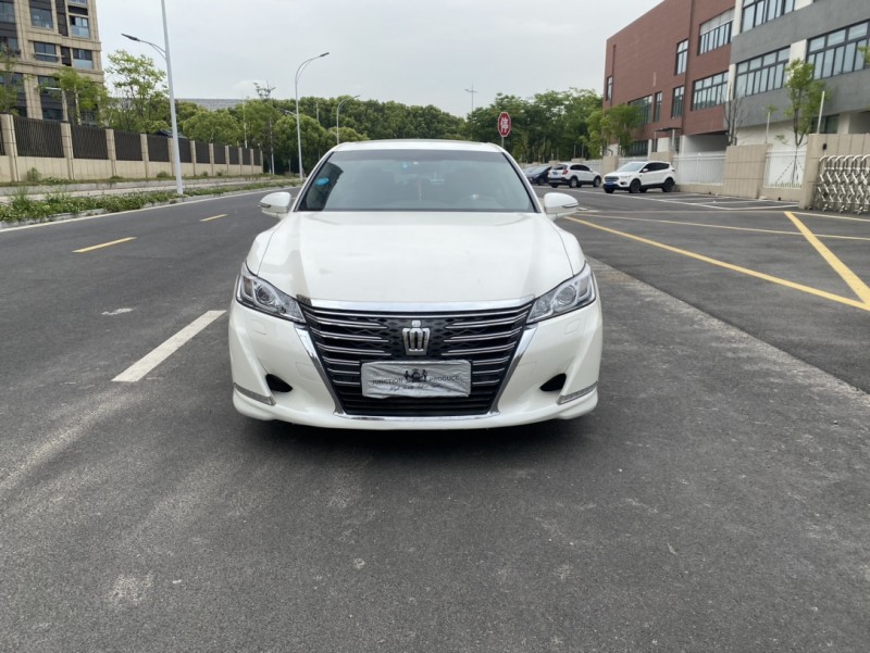 兰州16年丰田皇冠1