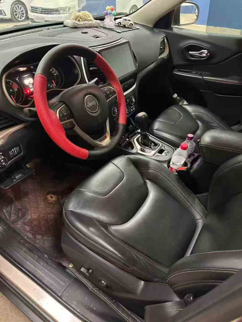 贵阳16年Jeep自由光5