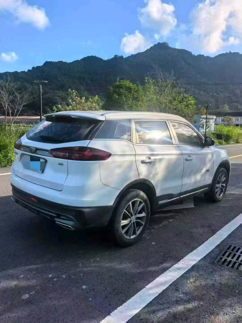 台州19年吉利博越7