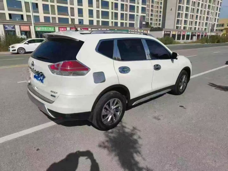 郑州17年日产奇骏5