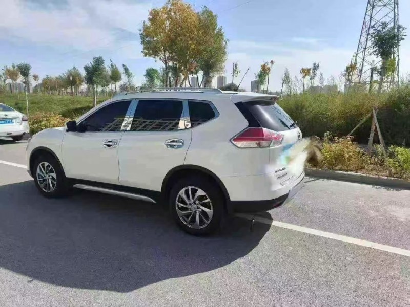 郑州17年日产奇骏6