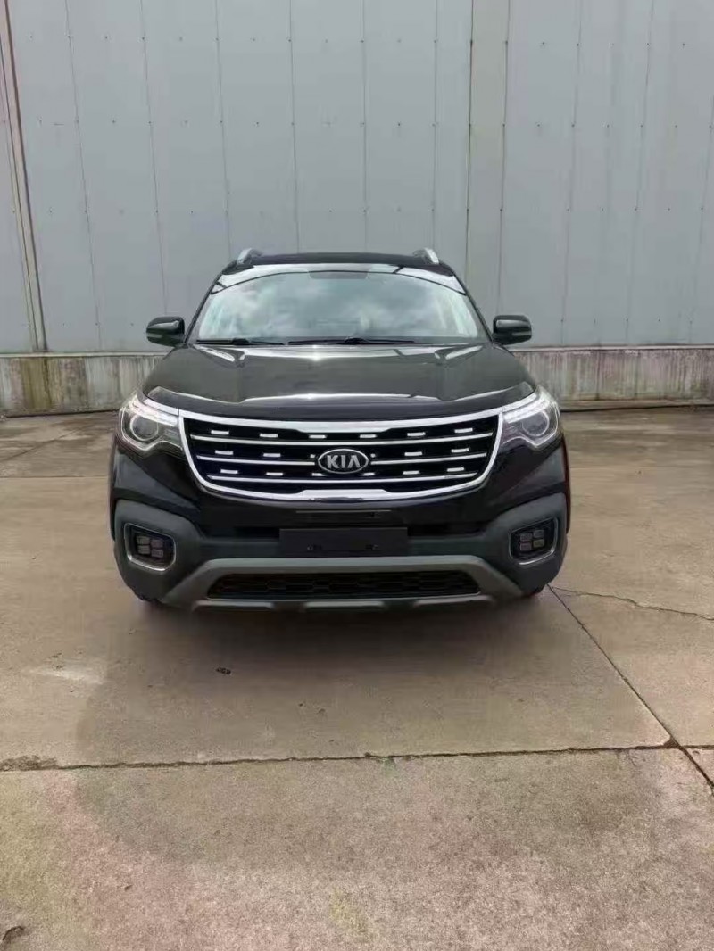 济宁19年起亚智跑1