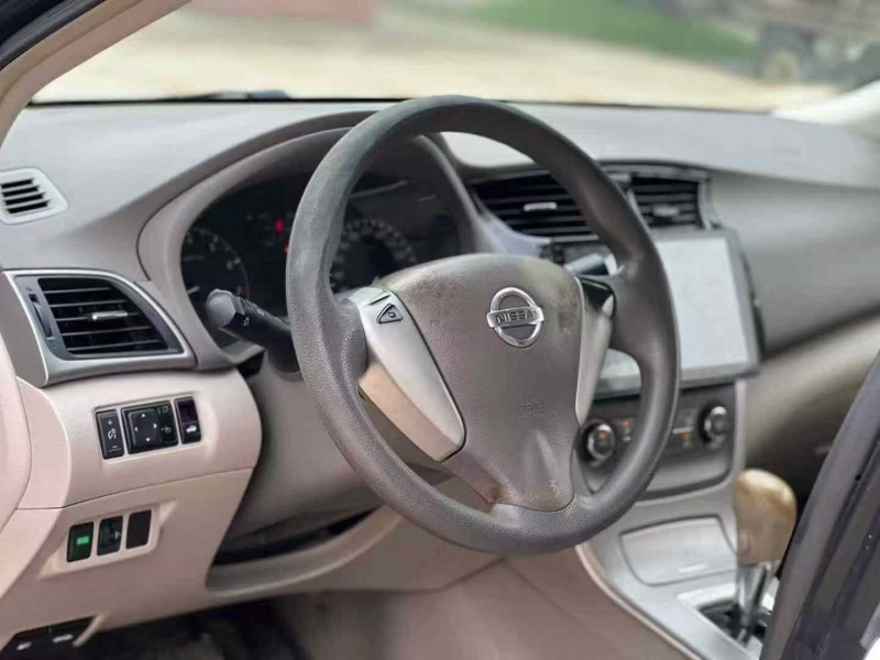 汕头16年日产轩逸5