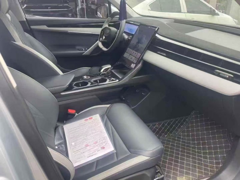 新余24年吉利博越5