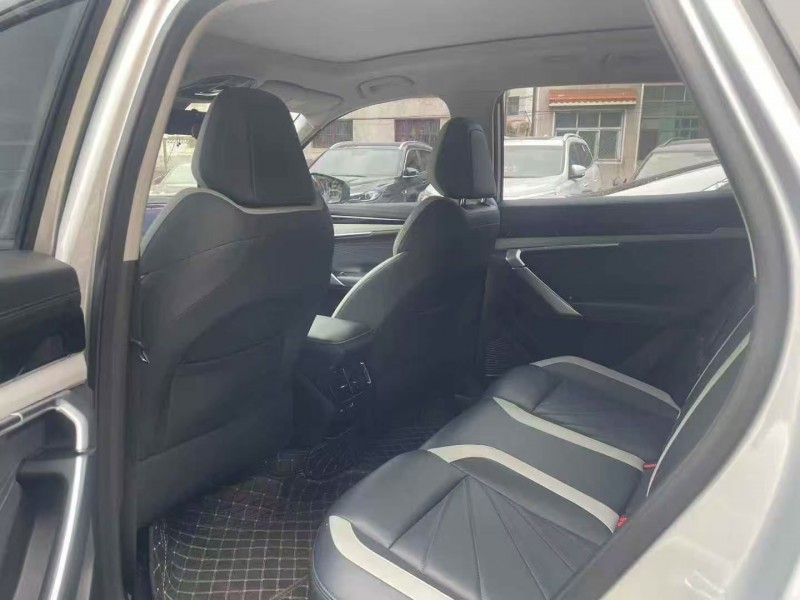 新余24年吉利博越7