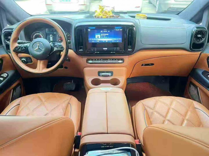 北海24年奔驰威霆7