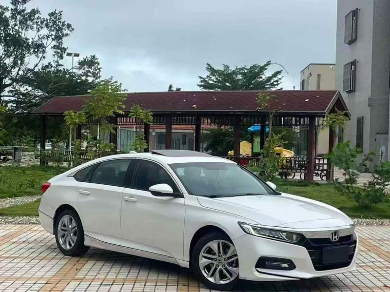 汕头18年本田雅阁2