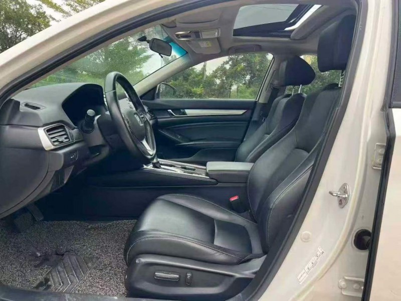 汕头18年本田雅阁4