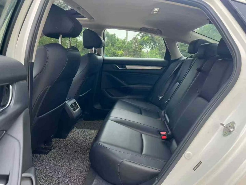 汕头18年本田雅阁6