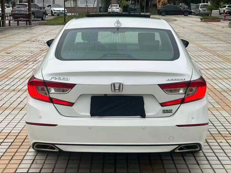 汕头18年本田雅阁9