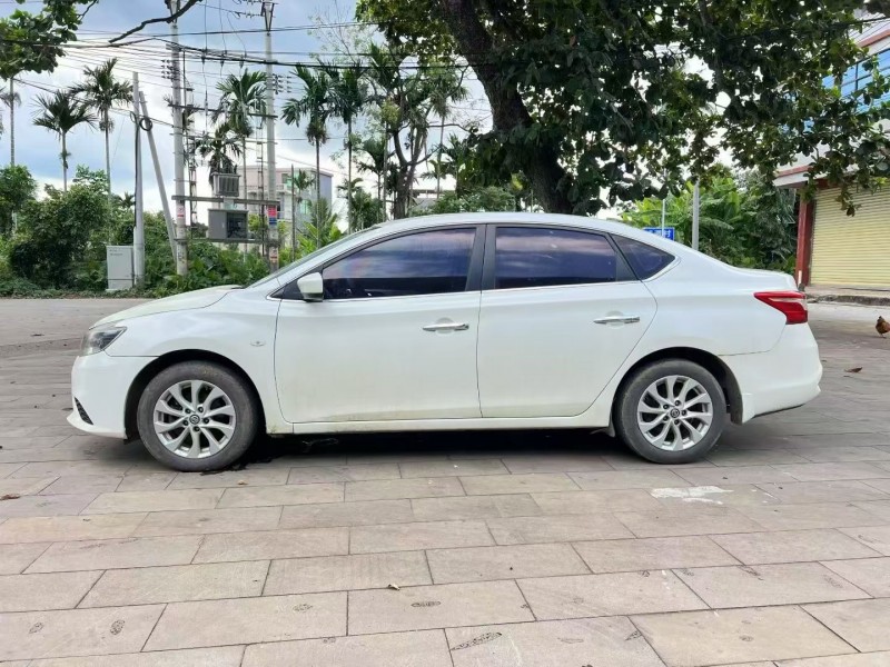 海口18年日产轩逸2