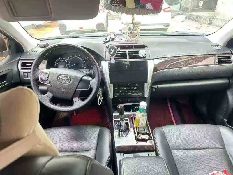 柳州17年丰田凯美瑞4