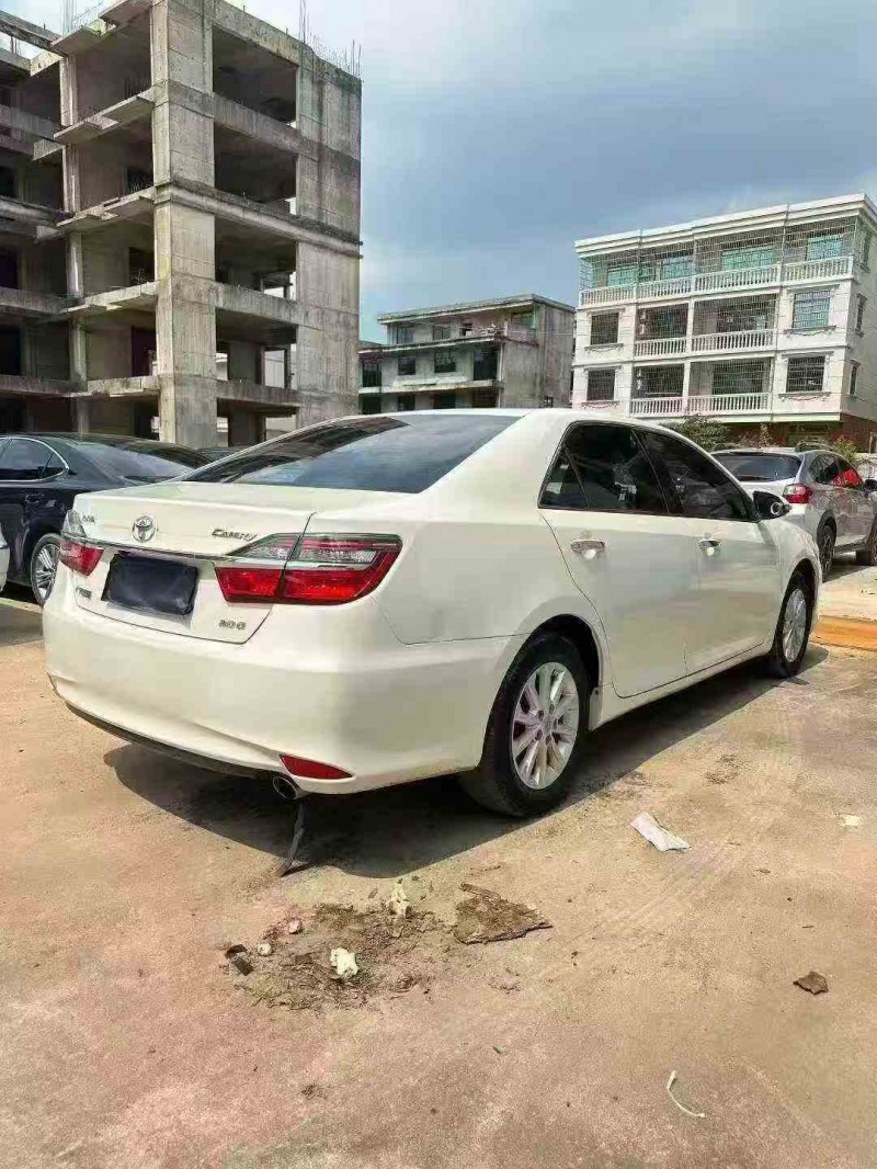 柳州17年丰田凯美瑞7