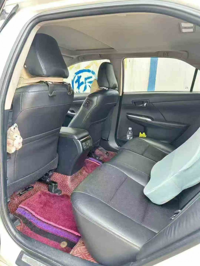 柳州17年丰田凯美瑞9