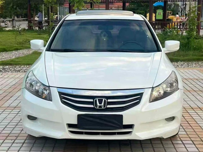 汕头12年本田雅阁1