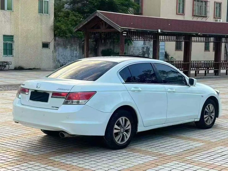 汕头12年本田雅阁8