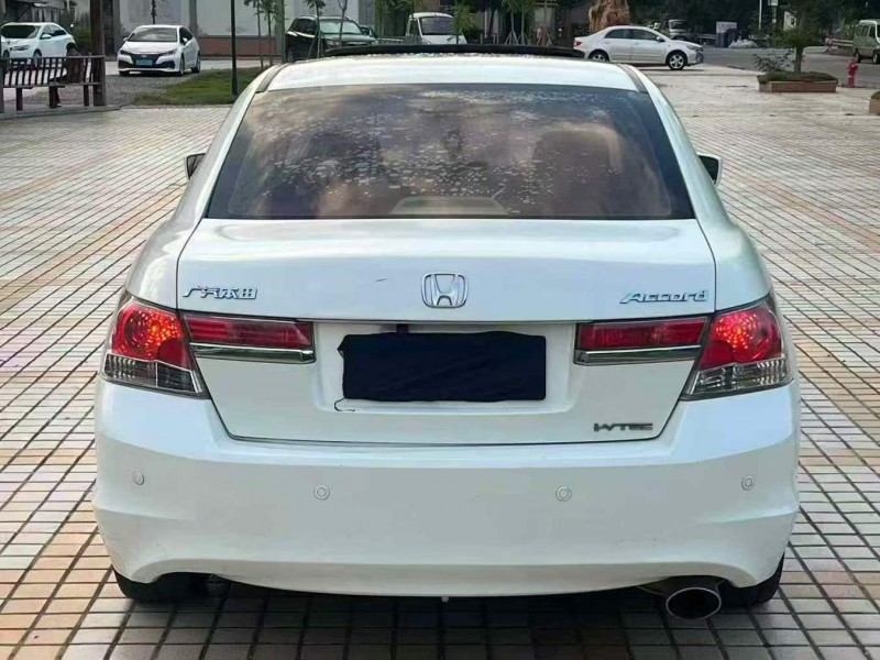 汕头12年本田雅阁9