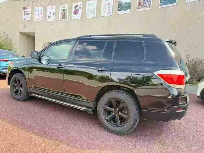 昭通15年丰田汉兰达8