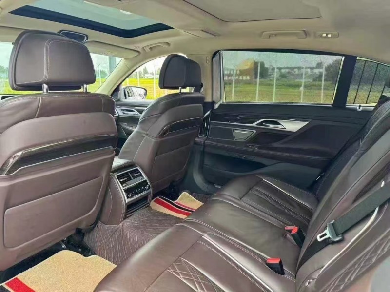 青岛20年宝马7系4