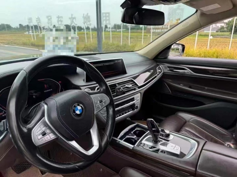 青岛20年宝马7系5