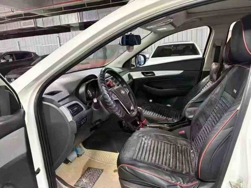 遵义18年北汽制造绅宝4