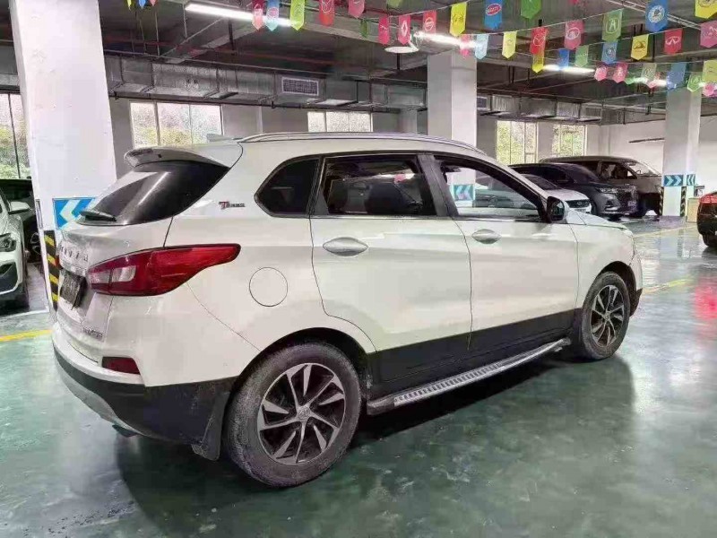 遵义18年北汽制造绅宝7