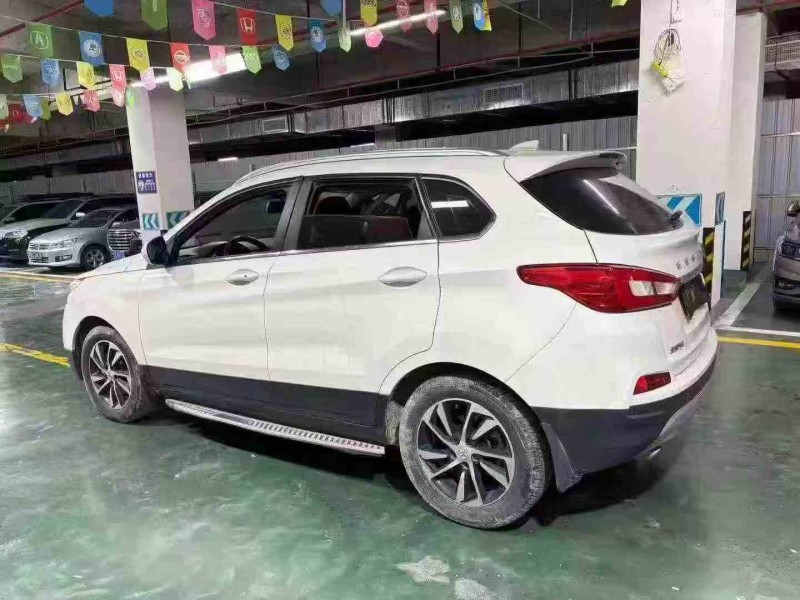 遵义18年北汽制造绅宝9