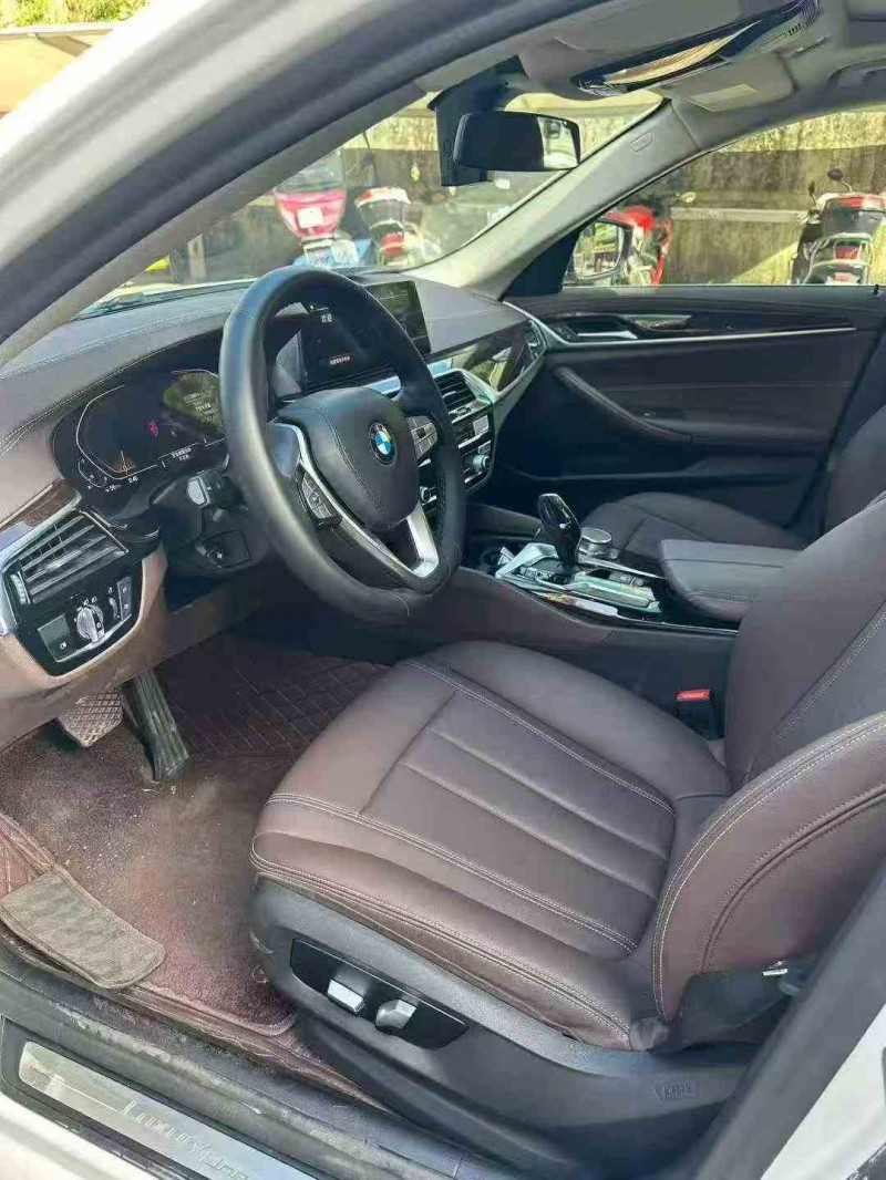 安顺20年宝马5系4