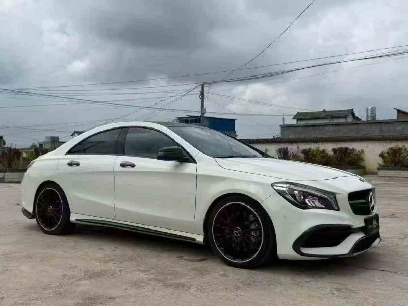 毕节17年奔驰CLA3