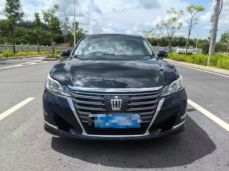 汕尾16年丰田皇冠1