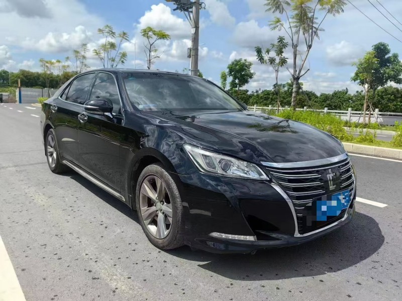 汕尾16年丰田皇冠3