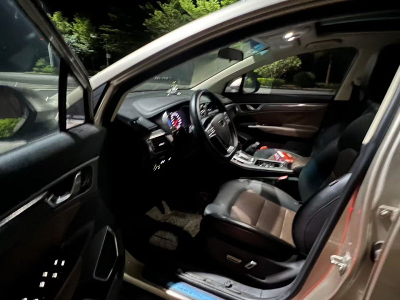 汕尾17年吉利帝豪2