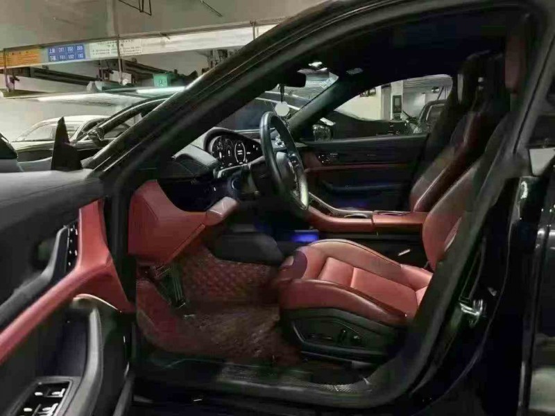 贵阳21年保时捷Taycan5