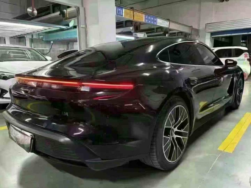 贵阳21年保时捷Taycan7