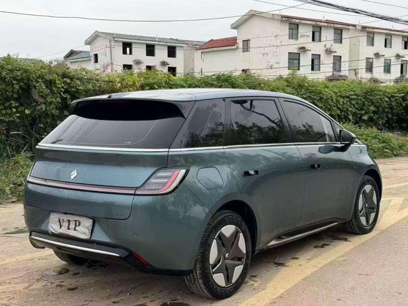 焦作23年宝骏云朵8