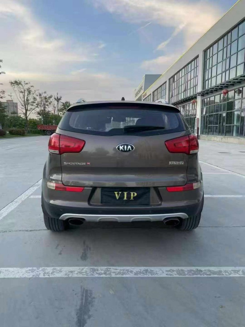 宿迁15年起亚智跑9