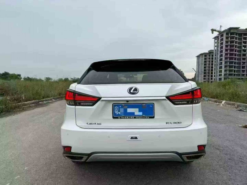 桂林20年雷克萨斯RX8