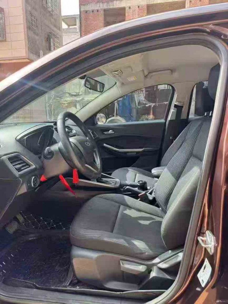 梧州19年福特福睿斯4