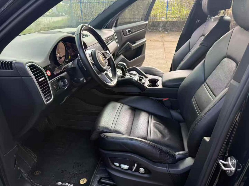 徐州19年保时捷卡宴4