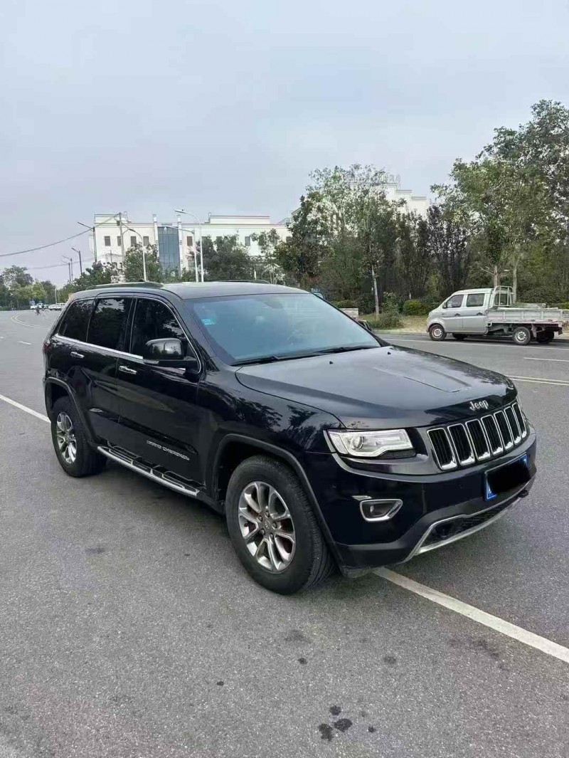淮南17年Jeep大切诺基3